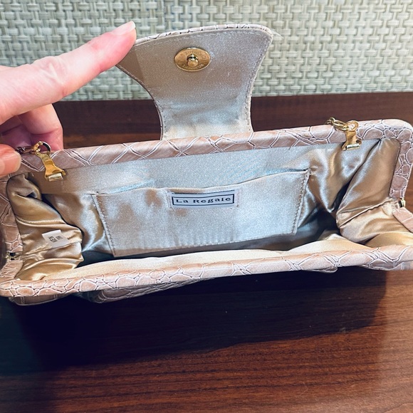 🌟HP🌟NWOT La Regale Taupe Vinyl Crocodile Convertible Clutch Evening Bag - Picture 4 of 10
